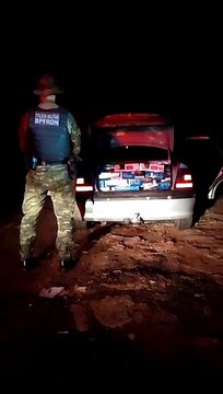 Dois homens são presos com veículo carregado com cigarros e R$ 5,2 mil em Perobal