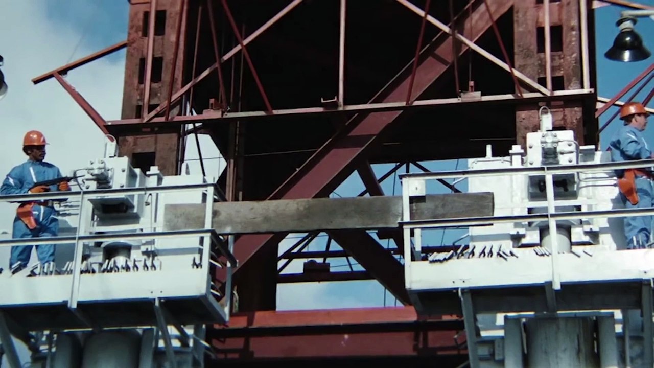 DIAMONDS ARE FOREVER  Movie - Clip - James Bond and Tiffany confront Blofeld