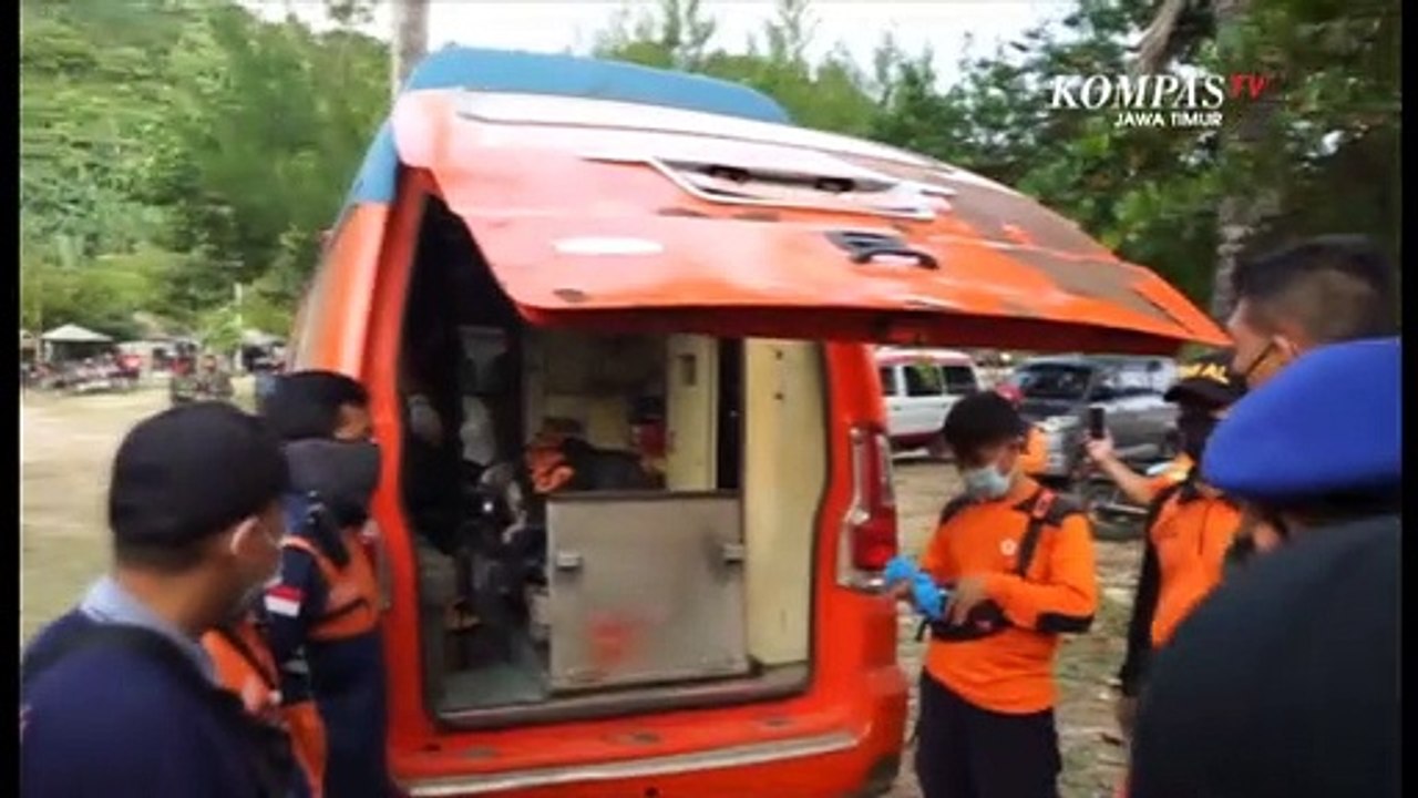 Tim SAR Temukan Korban Terseret Ombak di Pantai Bengkung