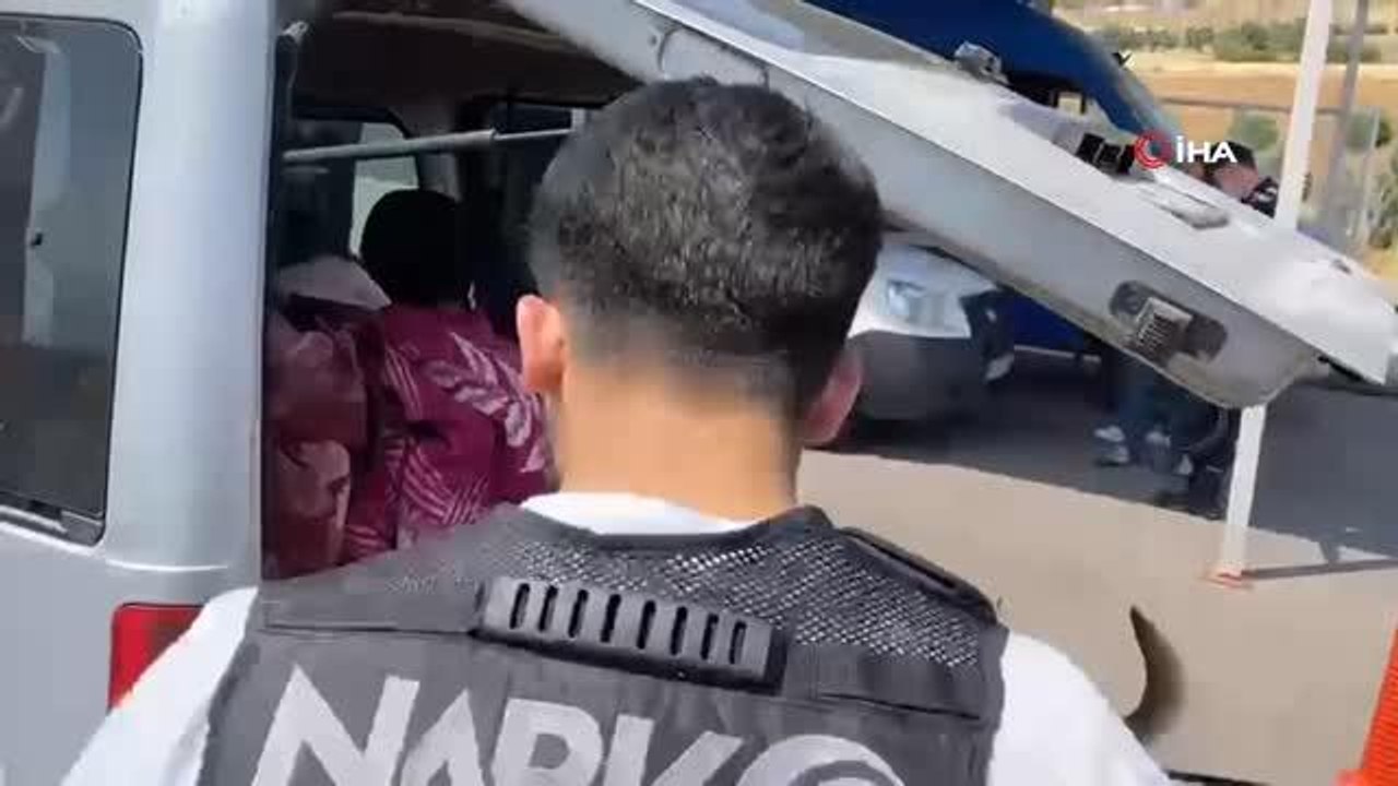 Narkotik Dedektör köpeği 'MİA'dan zehir tacirlerine geçit yok