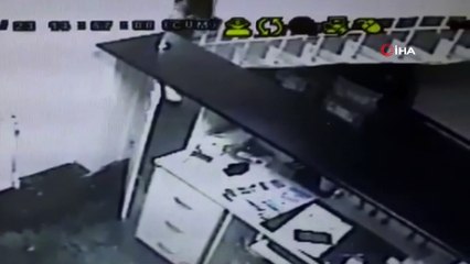 Hotele müşteri gibi geldi, resepsiyondan telefonu çaldı: O anlar kamerada