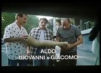 Tải video: Tre uomini e una gamba (Trailer HD)