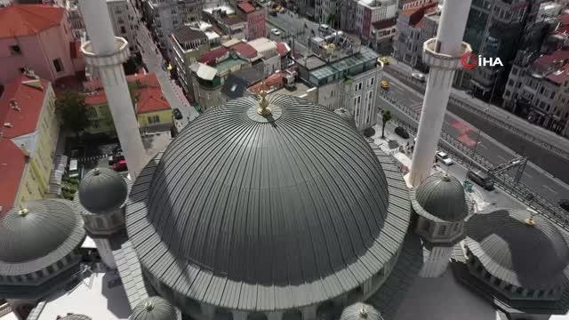 İstanbul Valisi Ali Yerlikaya'dan Taksim Camii paylaşımı