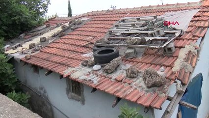 Son dakika haberleri! GECEKONDUNUN TAVANI ÇÖKTÜ, ANNE İLE 4 ÇOCUĞU ÖLÜMDEN DÖNDÜ