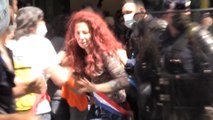 Une députée LFI bousculée violemment par un policier lors d'un rassemblement d'agriculteurs à Paris
