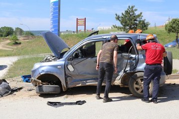 Bolu'da otomobil ile cip çarpıştı: 2 yaralı