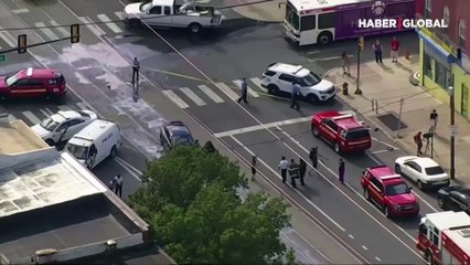 İtfaiye aracı bir binaya girdi