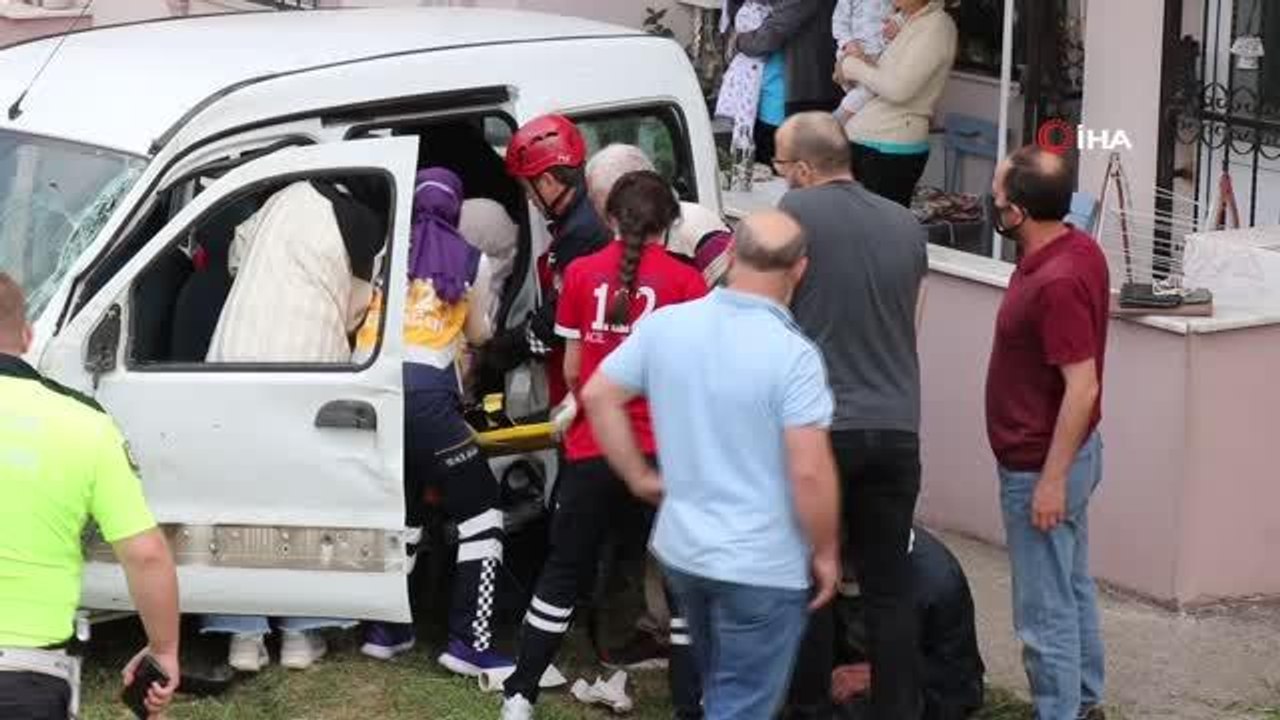 Son dakika haberi... Kanser tedavisi için gittiği hastane yolunda kaza yaptı: 3'ü çocuk, 5 yaralı