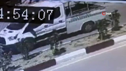 Yürekleri ağza getiren olay... Cenaze aracındaki boş tabut yola düştü