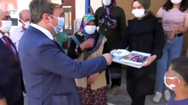 AKSARAY - Vali Aydoğdu, arazi anlaşmazlığı nedeniyle 20 yıldır husumetli 2 kardeşi barıştırdı