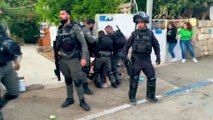 KUDÜS - İsrail polisinin Şeyh Cerrah'ta gözaltına alırken darbettiği gazeteciler mahkemeye çıkarıldı