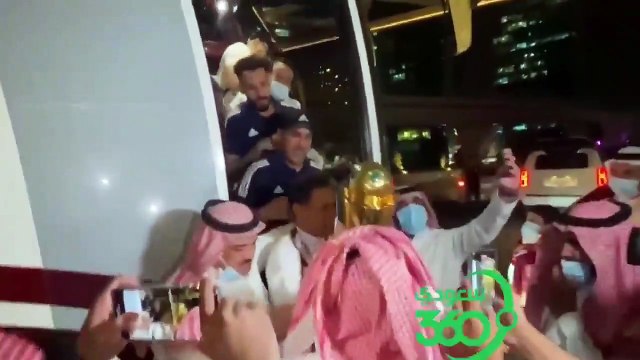 شاهد فرحة لاعبي الفيصلي و الجهاز الفني بعد التتويج بأغلى الكؤوس