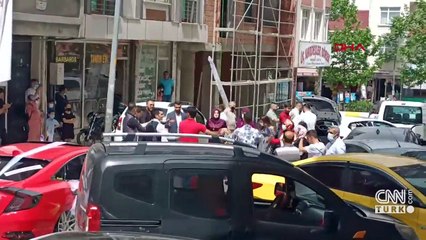 Maskesiz mesafesiz düğün halayı