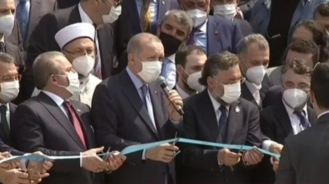 Cumhurbaşkanı Erdoğan'dan açılışta erken davranan isme ilginç tepki: Sen beni mahvettin