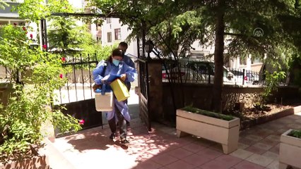 ANKARA - Başkentte engelli vatandaşa evinde ilk doz Kovid-19 aşısı yapıldı