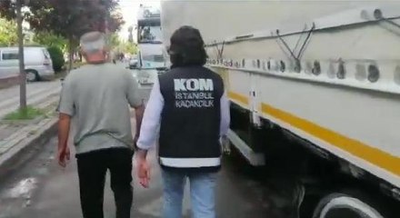 ÜSKÜDAR'DA 9 MİLYON 950 BİN MAKARON ELE GEÇİRİLEN OPERASYON KAMERADA