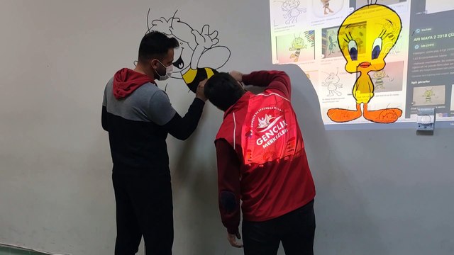 ŞIRNAK - Silopili gençler, hastane korkusunu önlemek için Çocuk Polikliniğinin duvarlarına çizgi film kahramanlarını çizdi