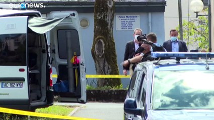 Schock in Frankreich: Polizistin durch Messerangriff verletzt