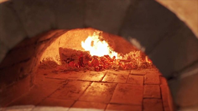 These Clay Ovens Are Bringing Comfort to Migrants at the Border