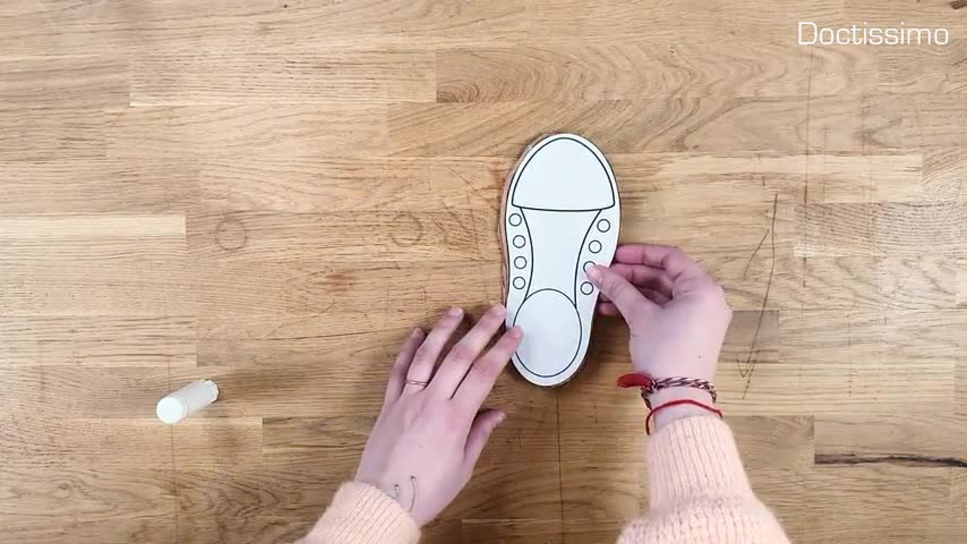 DIY : chaussure pour s'entraîner à faire ses lacets 