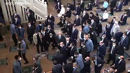 Ο Ερντογάν εγκαινίασε το εμβληματικό τέμενος στην πλατεία Ταξίμ