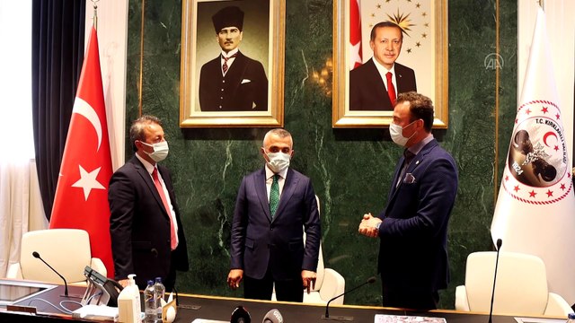 KIRKLARELİ - Millet bahçesi yapılacak alanın tapu teslim töreni gerçekleştirildi