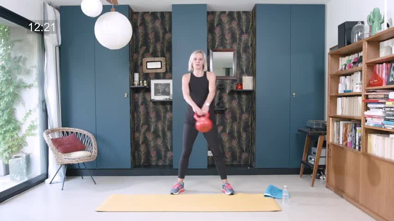 Renforcement musculaire avec kettlebell (25 min) - Fitness Master Class