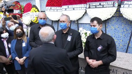 İZMİR - CHP İzmir Milletvekili Atila Sertel'in vefat eden eşi toprağa verildi (2)