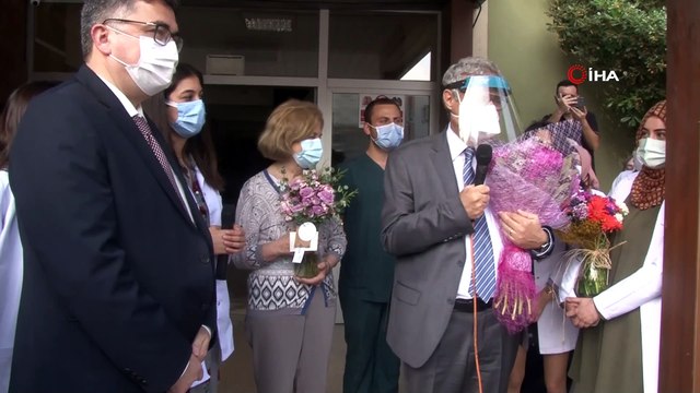 İstanbul Tıp Fakültesi öğrencilerinden hocalarına anlamlı sürpriz