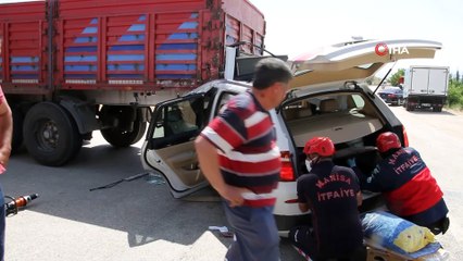 Otomobil tıra arkadan çarptı: 1 yaralı