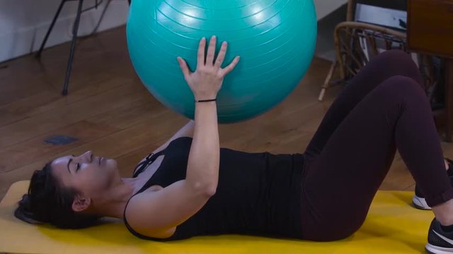 Entraînement avec Swiss Ball / Coaching sportif à J+ 30 jours