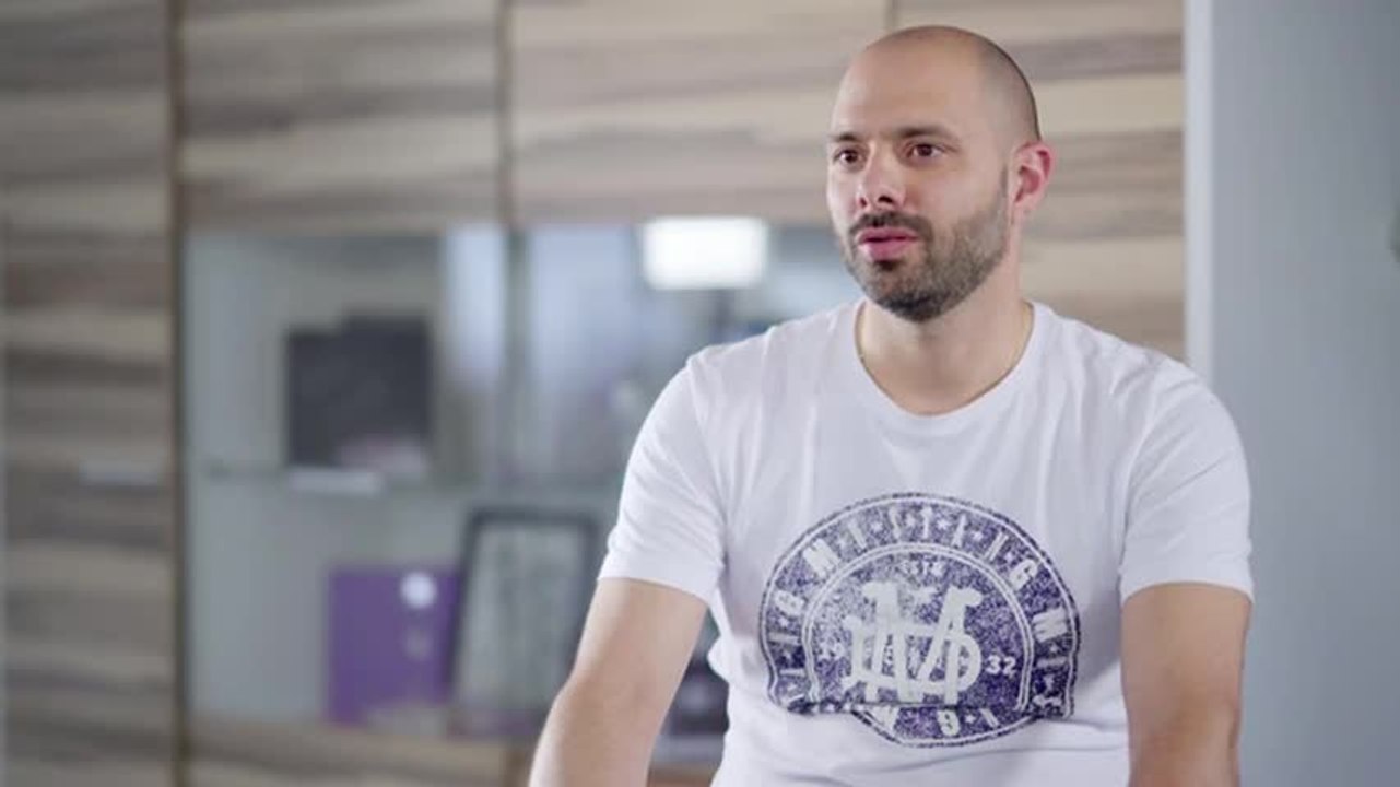 Dormir sous des lampes UV, ce n'est pas une vie. C'est celle de ma fille - Témoignage des parents d'Elena, atteinte de la maladie de Crigler-Najjar