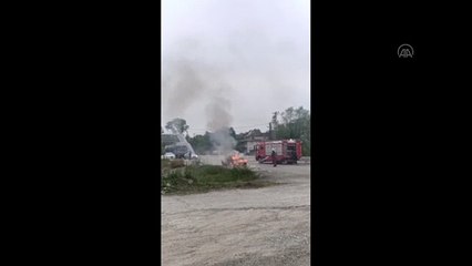 BARTIN - Seyir halindeyken alev alan otomobil kullanılamaz hale geldi