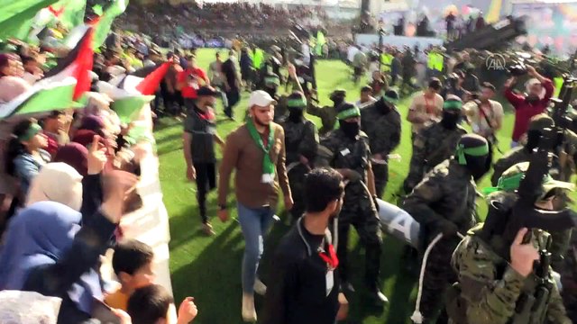 GAZZE - Kassam Tugayları, İsrail saldırıları sonrasında askeri geçit töreni gerçekleştirdi