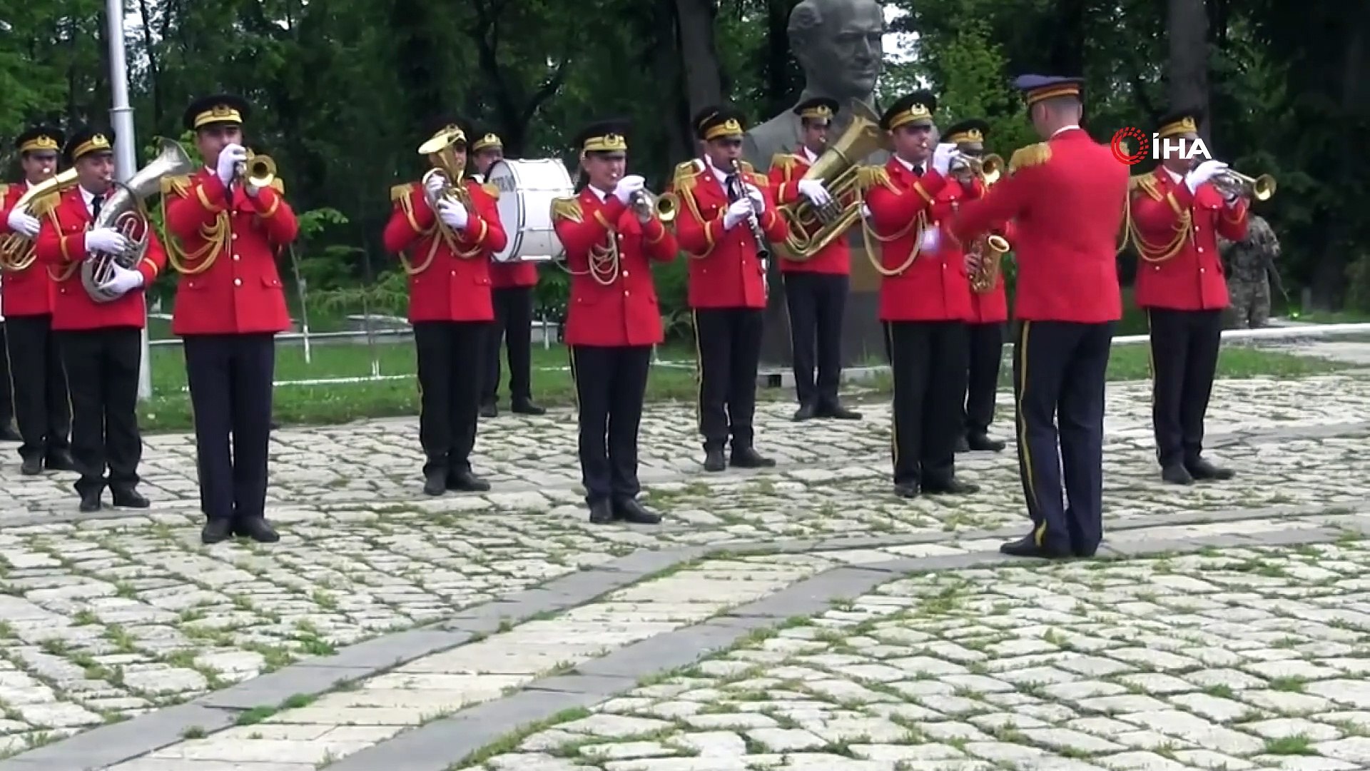 Azerbaycan Cumhuriyet Günü, Şuşa'da Mehter Marşı'yla kutlandı - Dailymotion  Video
