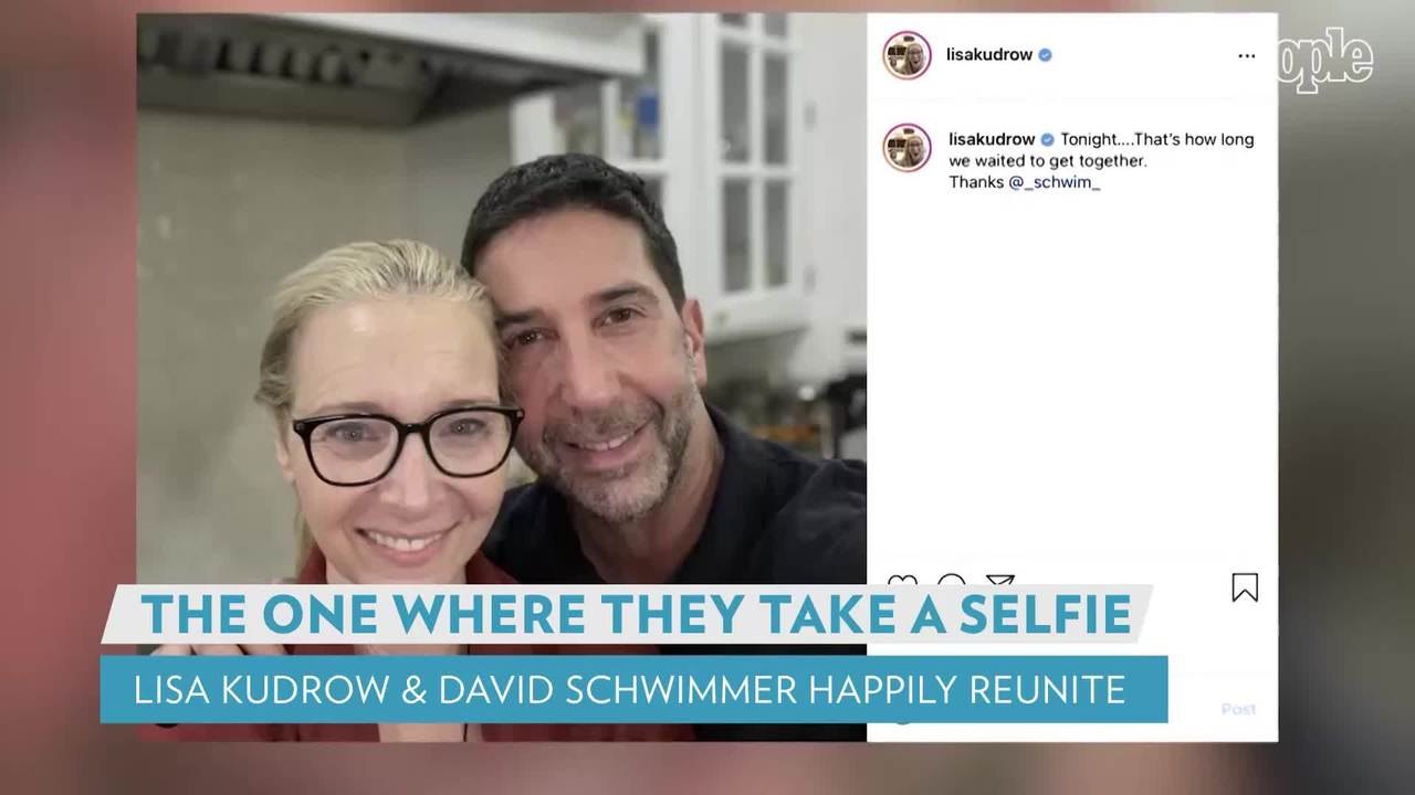 Lisa Kudrow and David Schwimmer Hang Out Follow...