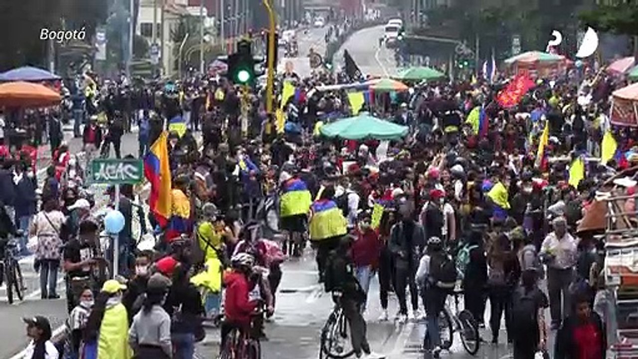 Tres muertos en medio de protestas que completan un mes de estallido social en Colombia