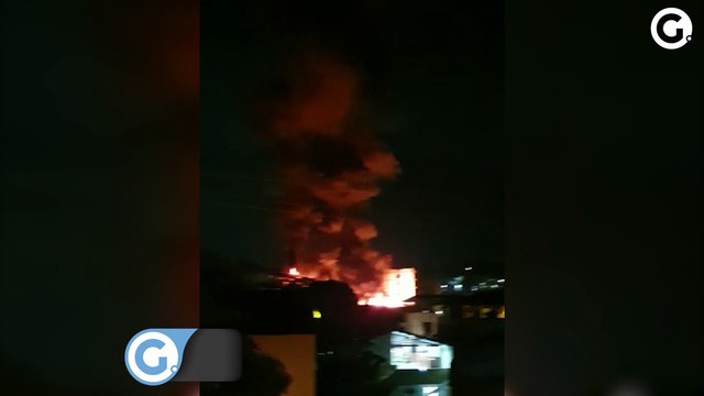 Oficina pega fogo em Cachoeiro de Itapemirim