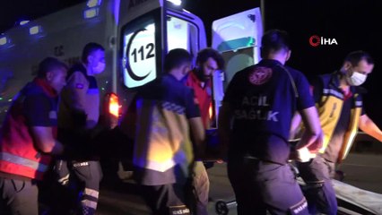 Kontrolden çıkan otomobil trafik levhasına çarptı: 4 yaralı