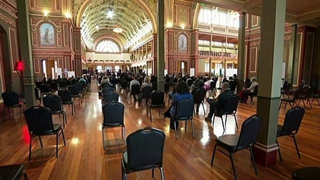 Greater Melbourne enters second day of snap lockdown