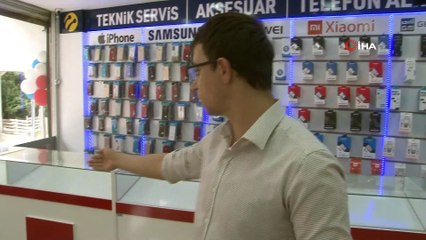 Arnavutköy’de telefon bayiini soydular: 150 Bin TL’lik cihaz çaldılar