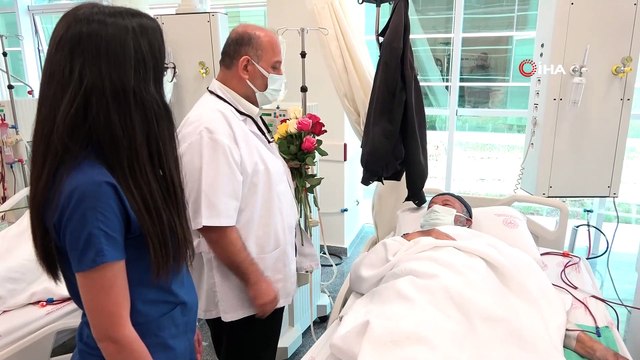 Sağlık çalışanları bu kez hastaların hayatına müzikle dokundu