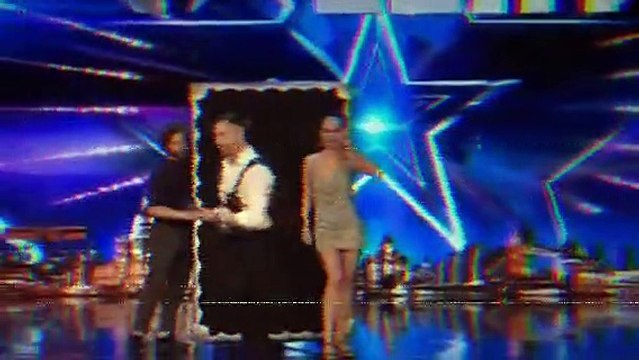 Danger Gomonev knife show throwing 8 knives