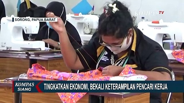Potret Kegiatan di Kelas Keterampilan bagi Para Pencari Kerja di Sorong, Papua Barat
