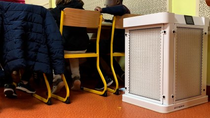 Télécharger la video: Covid-19 : faut-il installer des purificateurs d’air dans les écoles ?