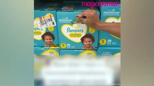 Un couple cache de l'argent dans des produits pour bébé pour aider les familles