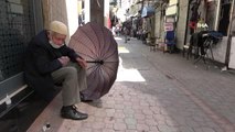 Samsun'un tek şemsiye tamircisi 57 yıldır bu mesleği icra ediyor