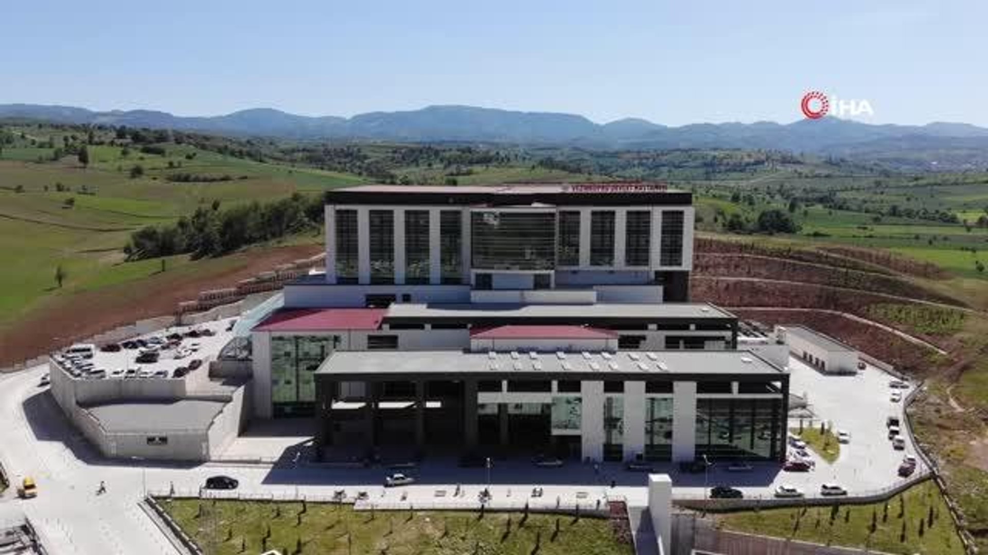 Saglik Calisanlari Bu Kez Hastalarin Hayatina Muzikle Dokundu Dailymotion Video