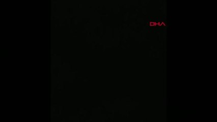 HAFİF TİCARİ ARAÇ BARİYERLERE ÇARPIP YANDI 1 YARALI