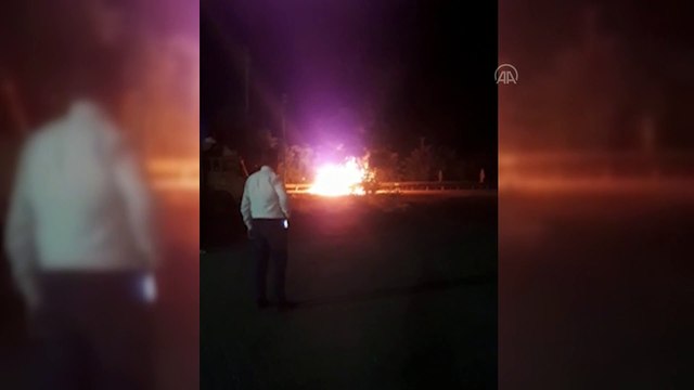 MANİSA - Kanala düşen hafif ticari araç yandı